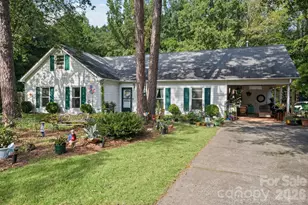11210 Walking Horse Ln, Charlotte, NC 28215 - Photo 1