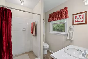 11210 Walking Horse Ln, Charlotte, NC 28215 - Photo 23