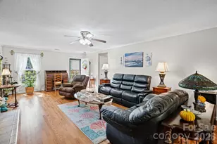 11210 Walking Horse Ln, Charlotte, NC 28215 - Photo 7
