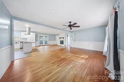 807 N Oakland Street, Dallas, NC 28034 - Photo 3