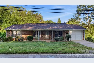 807 N Oakland Street, Dallas, NC 28034 - Photo 1