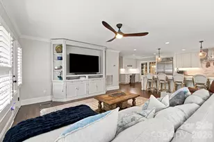 1901 Runnymede Ln, Charlotte, NC 28211 - Photo 7
