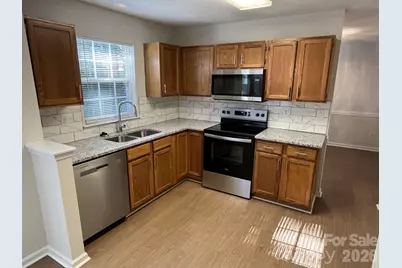 5326 Groveton Court, Charlotte, NC 28269 - Photo 9