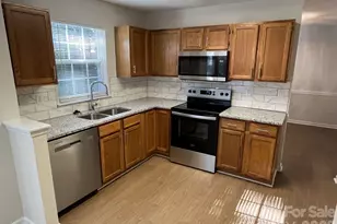 5326 Groveton Ct, Charlotte, NC 28269 - Photo 9
