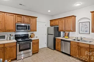 3250 Margellina Drive, Charlotte, NC 28210 - Photo 5