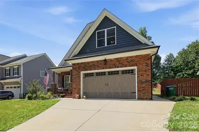 304 E Florida Avenue, Bessemer City, NC 28016 - Photo 3