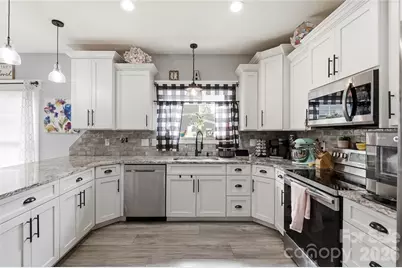 304 E Florida Avenue, Bessemer City, NC 28016 - Photo 11