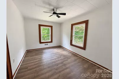 409 W Virginia Avenue, Bessemer City, NC 28016 - Photo 9