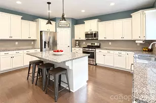 11406 Rising Star Ct, Charlotte, NC 28215 - Photo 5