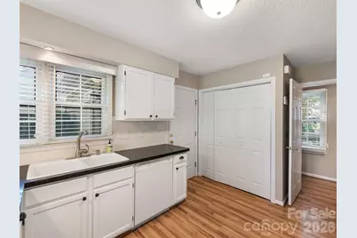 727 Clayfield Court, Charlotte, NC 28209 - Photo 7