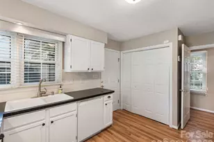 727 Clayfield Ct, Charlotte, NC 28209 - Photo 7