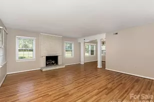 727 Clayfield Ct, Charlotte, NC 28209 - Photo 3