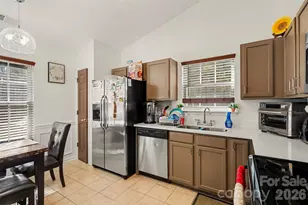 6950 Silver Garden Ln, Charlotte, NC 28216 - Photo 15