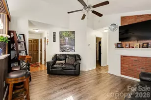 6950 Silver Garden Ln, Charlotte, NC 28216 - Photo 9