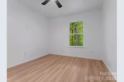 202 Lyndhurst Drive, Hendersonville, NC 28791 - Photo 11