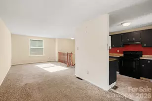 1010 Glenfiddich Dr, Charlotte, NC 28215 - Photo 7