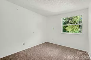 1010 Glenfiddich Dr, Charlotte, NC 28215 - Photo 11