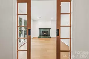 721 Rome Ct, Charlotte, NC 28209 - Photo 3