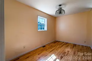 3 Edna Oaks Rd, Hendersonville, NC 28792 - Photo 9