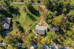 3 Edna Oaks Rd, Hendersonville, NC 28792 - Photo 37