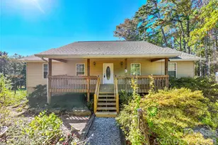 3 Edna Oaks Rd, Hendersonville, NC 28792 - Photo 1