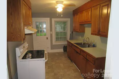 520 E Pine Street, Lincolnton, NC 28092 - Photo 5