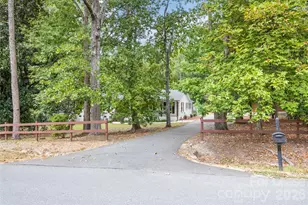 2600 E Providence Dr, Charlotte, NC 28270 - Photo 37
