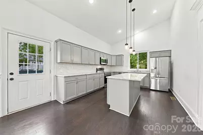 329 W F Street, Newton, NC 28658 - Photo 17