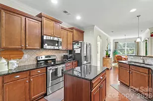 9025 Carneros Creek Rd, Charlotte, NC 28214 - Photo 13