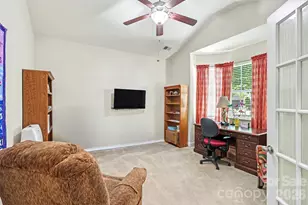 9025 Carneros Creek Rd, Charlotte, NC 28214 - Photo 31