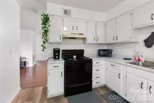 4902 Spring Lake Dr, Charlotte, NC 28212 - Photo 11