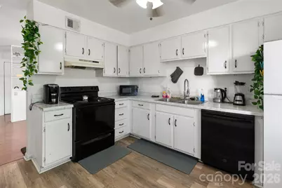 4902 Spring Lake Drive #D, Charlotte, NC 28212 - Photo 9