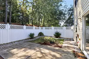 16931 Greenlawn Hills Ct, Charlotte, NC 28213 - Photo 15