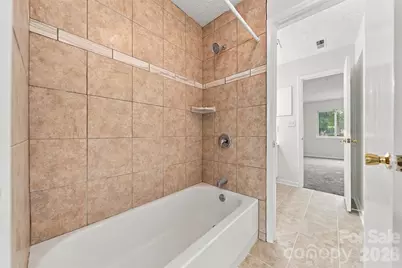 1050 21st Avenue NW #50, Hickory, NC 28601 - Photo 17