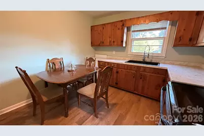 928 Beaumont Avenue, Greensboro, NC 27401 - Photo 11