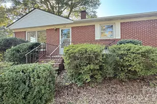 928 Beaumont Ave, Greensboro, NC 27401 - Photo 1