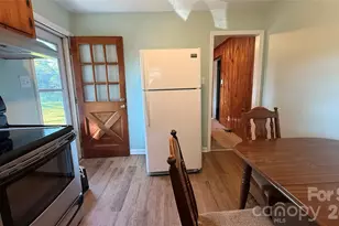 928 Beaumont Ave, Greensboro, NC 27401 - Photo 7