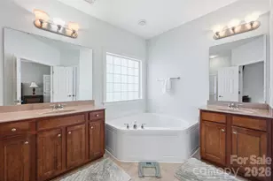 4405 Squirrel Trail Ln, Charlotte, NC 28269 - Photo 9