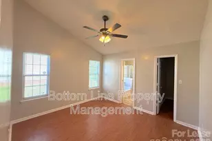 5441 Realtree Ln, Charlotte, NC 28214 - Photo 15
