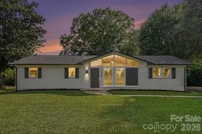 1902 19th Avenue NE, Hickory, NC 28601 - Photo 1