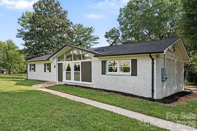 1902 19th Avenue NE, Hickory, NC 28601 - Photo 3