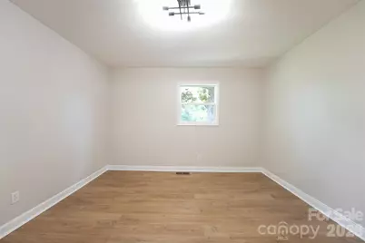 1902 19th Avenue NE, Hickory, NC 28601 - Photo 25