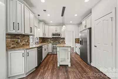 5805 Swanston Drive, Charlotte, NC 28269 - Photo 11