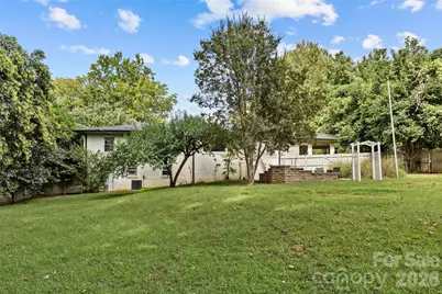 2538 Arnold Drive E, Charlotte, NC 28205 - Photo 35
