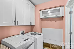 2538 Arnold Dr E, Charlotte, NC 28205 - Photo 11