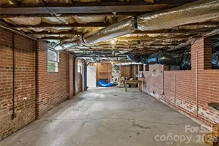 2538 Arnold Dr E, Charlotte, NC 28205 - Photo 37
