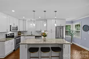 2538 Arnold Dr E, Charlotte, NC 28205 - Photo 17