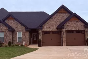 3327 48th Ave NE, Hickory, NC 28601 - Photo 1