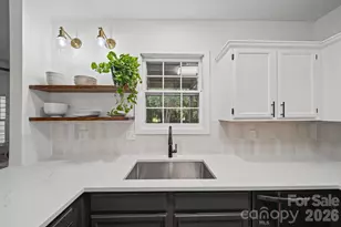 3302 Selwyn Farms Ln, Charlotte, NC 28209 - Photo 9