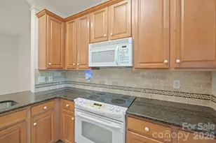 8845 Legacy Lake Ln, Charlotte, NC 28269 - Photo 13